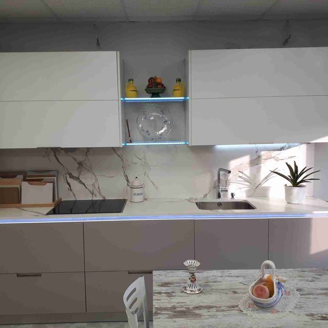 Cocina en blanco
